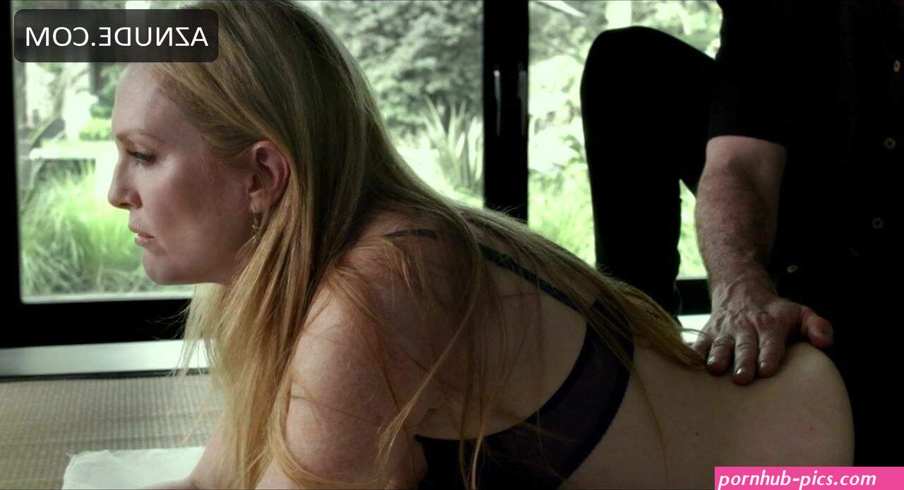 Julianne Moore Underwear hot scene in Maps To The Stars