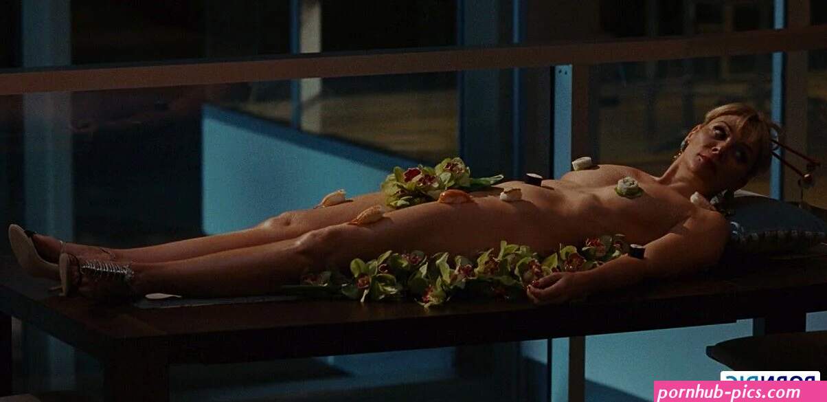 Kim Cattrall Nude Leaked