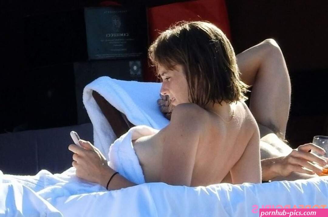 Maya Hawke Nude OnlyFans Leaked