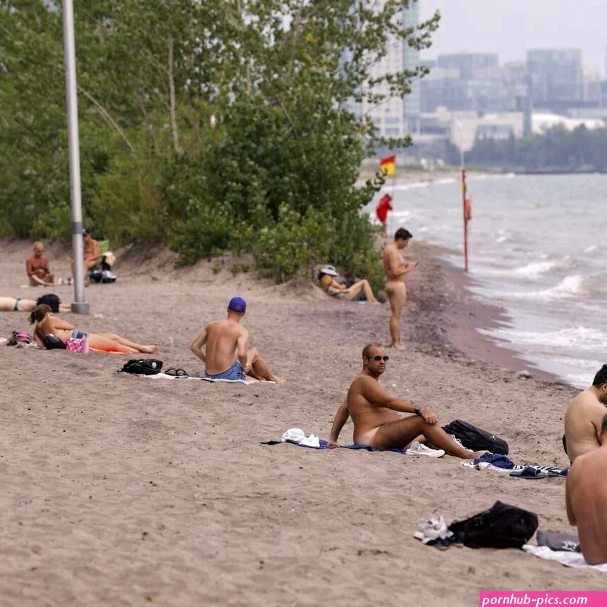 Nude beach photographer showed respect