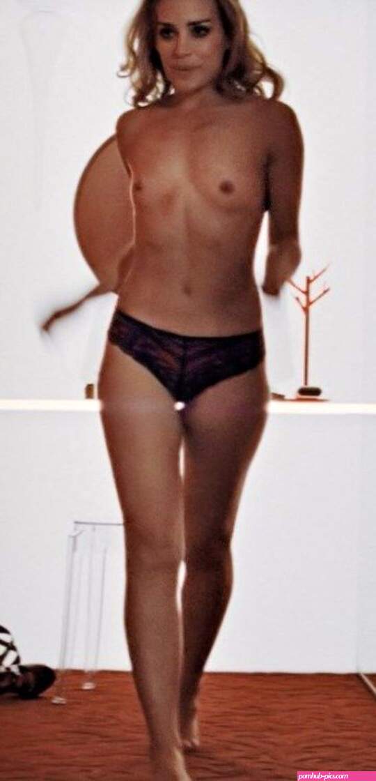 Piper Perabo Naked
