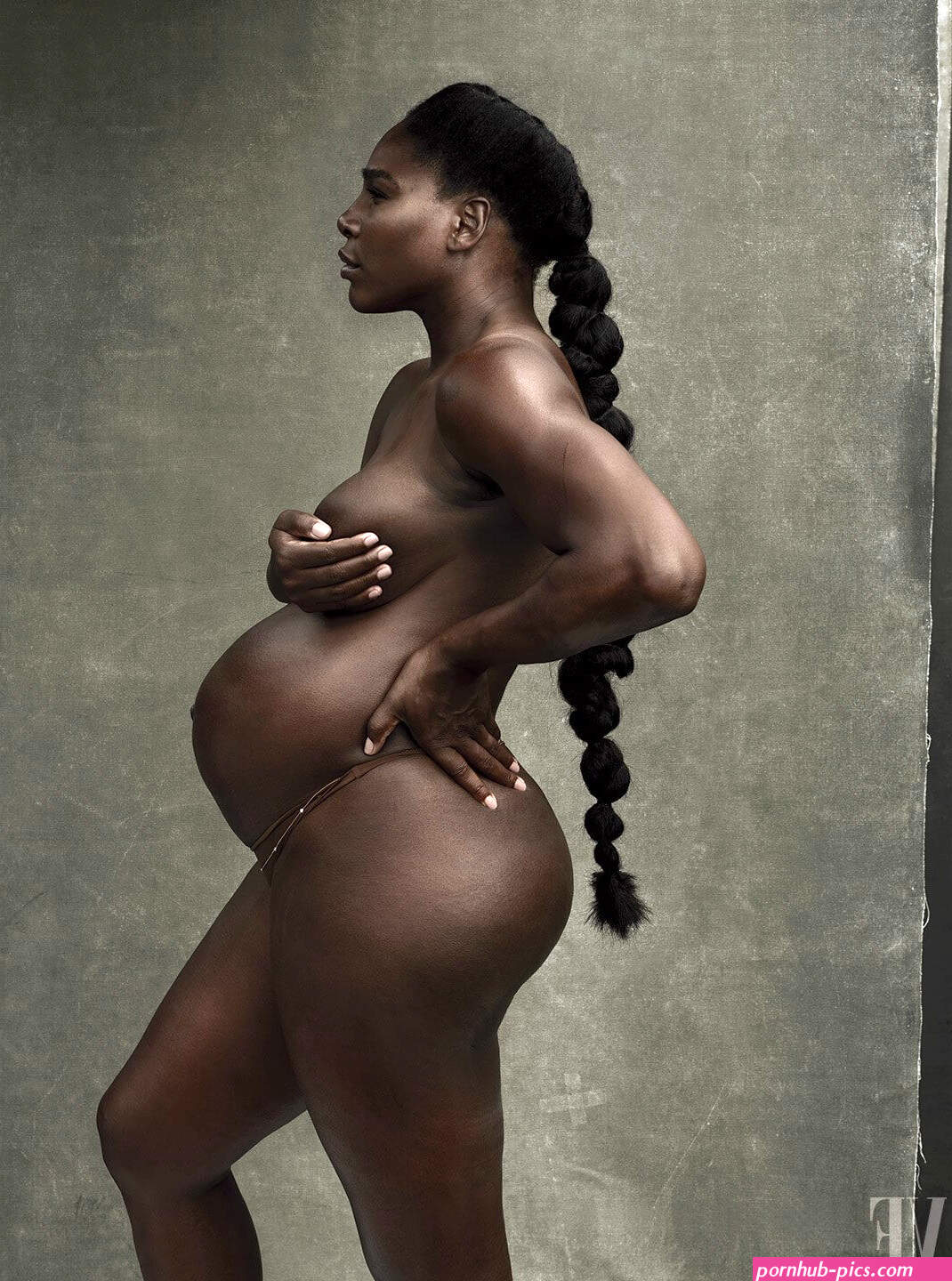 Serena Williams Is Completely Naked On The Cover Of Vanity Fairs 2017 Issue