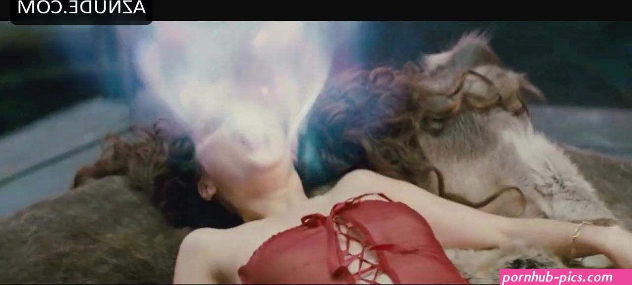 Zooey Deschanel Sexy nude scene in Your Highness
