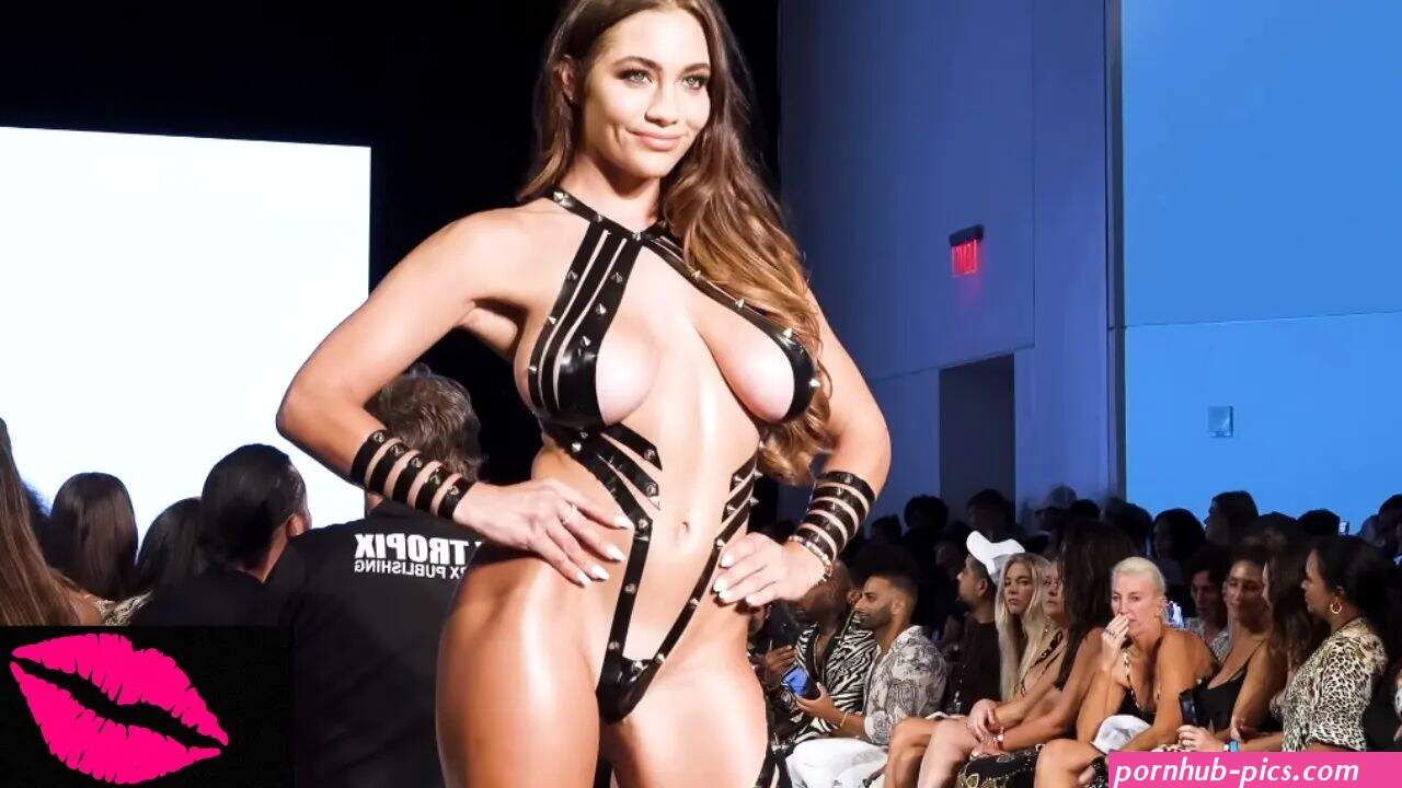 SEXY HOT celina smith jiggly walk