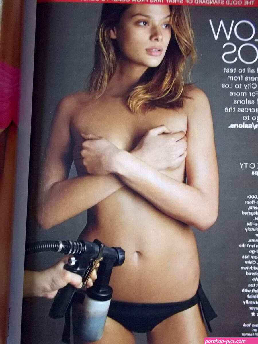 June 2015 Allure Elizabeth Banks of Pitch Perfect 2 cover Constance Jablonski