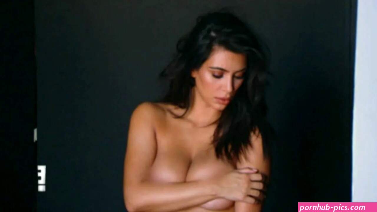 Kim Kardashian Poses Fully Nude for Photo Shoot in KUTWK Premiere