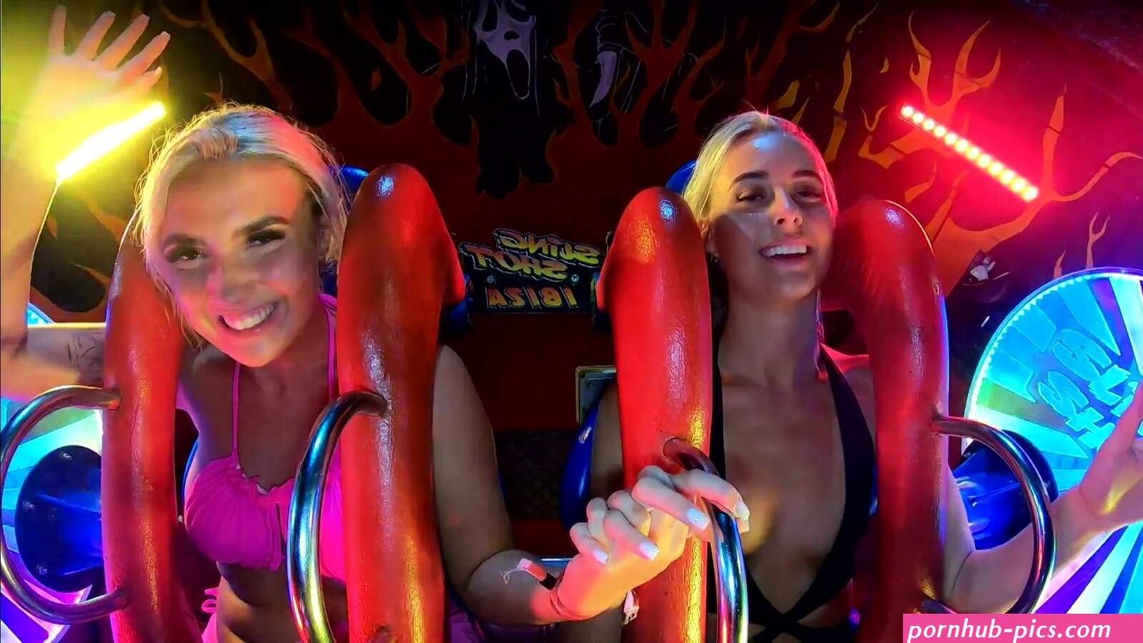 Voyeur: Nips Slip on Sling Shot