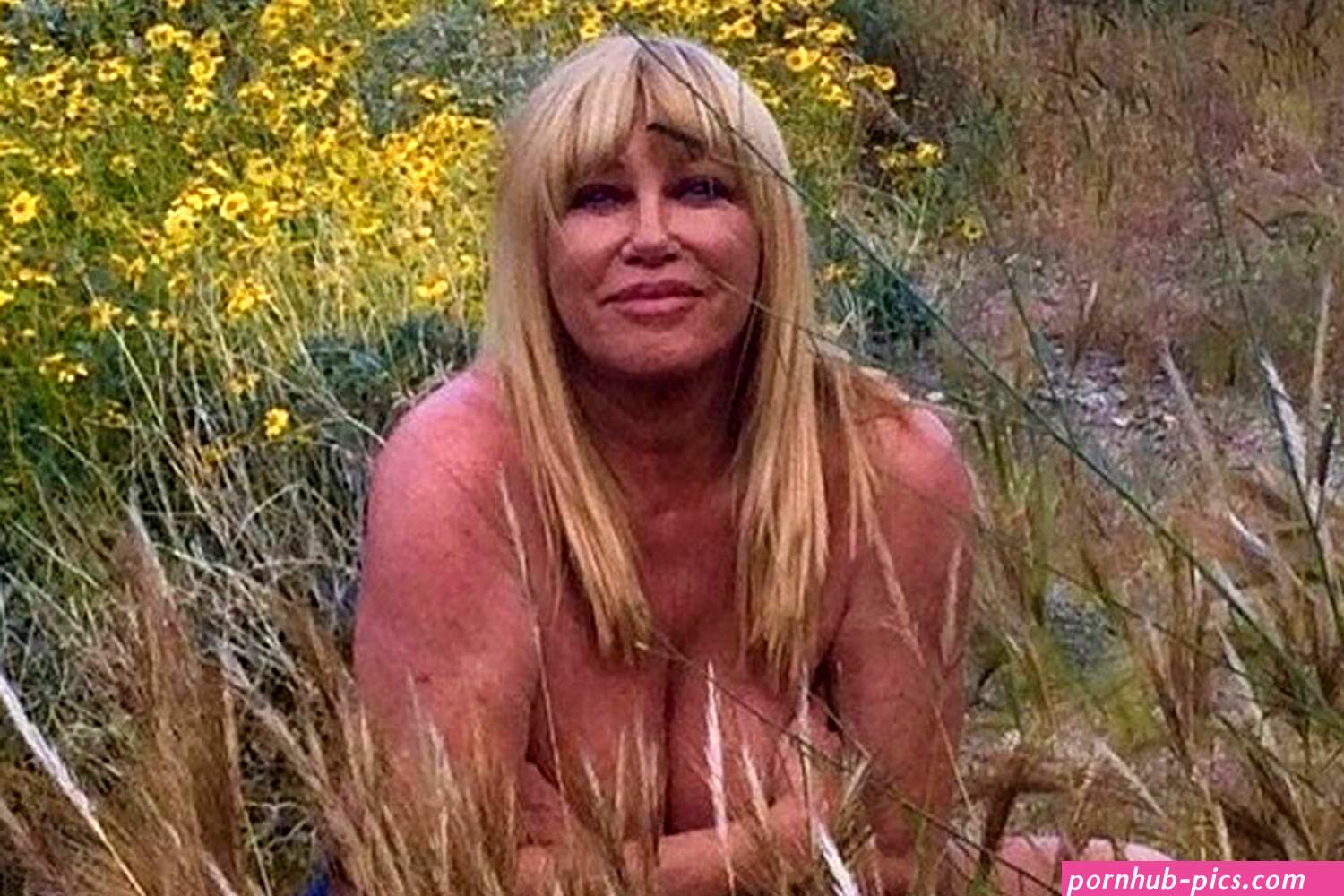Suzanne Somers 74 poses completely NUDE in shocking new photo in celebration of Earth Day