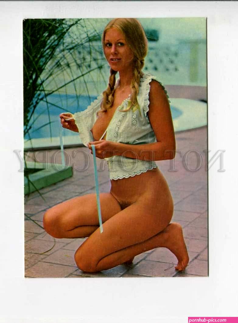 3110461 NUDE Young Woman Old PHOTO color PC