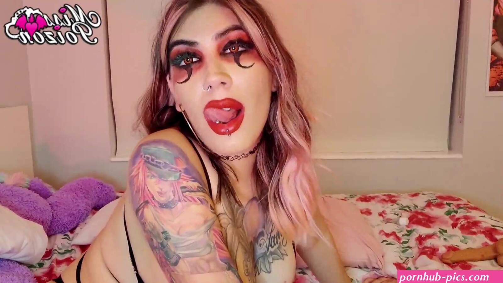 XMissPoizon Big Booty Trans Succubus Gapes Holes for Halloween