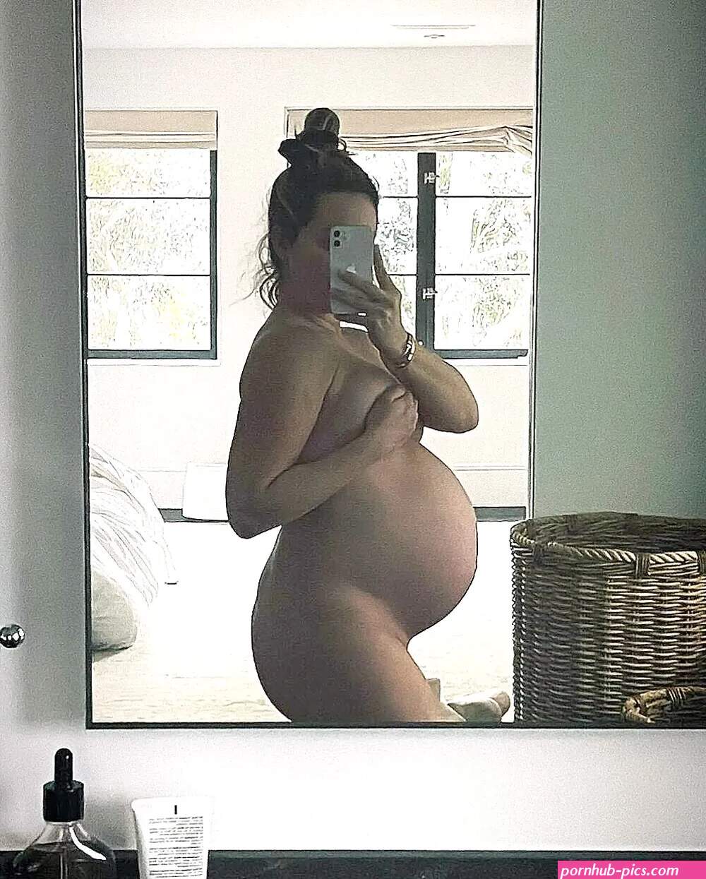 Pregnant Ashley Tisdale Stuns in Nude Baby Bump Pic