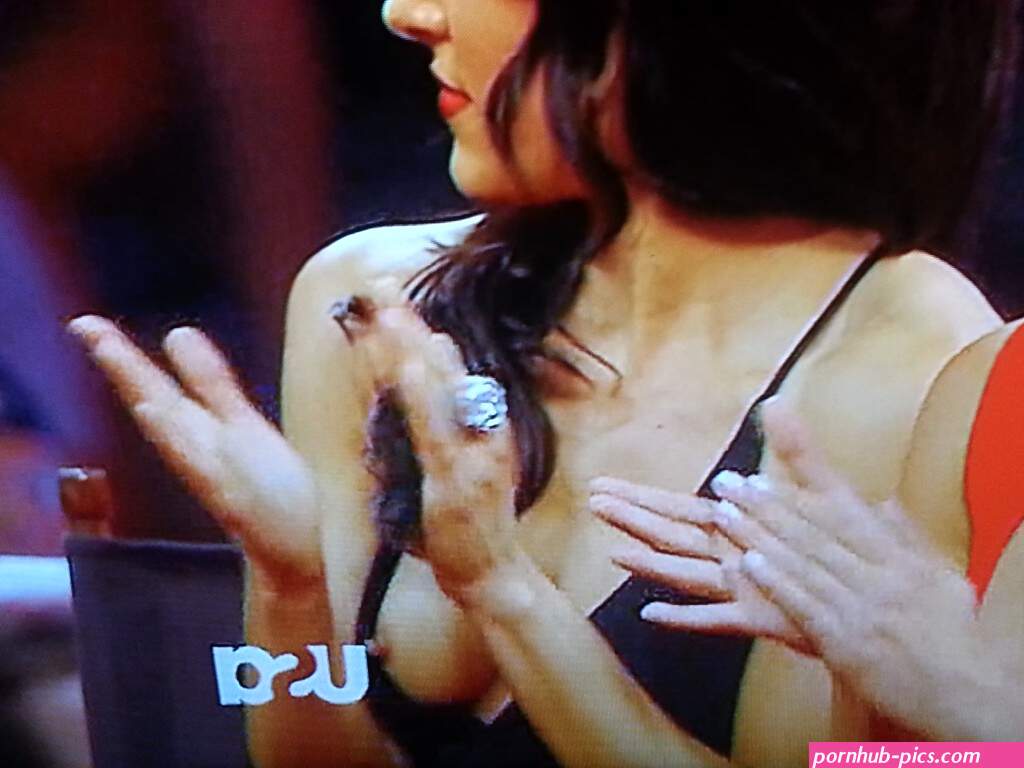 Photos: Brie Bella Nip Slip Wardrobe Malfunction From WWE Raw 72213