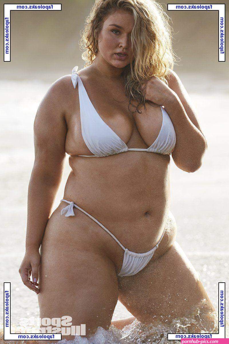 Hunter McGrady leaked nude