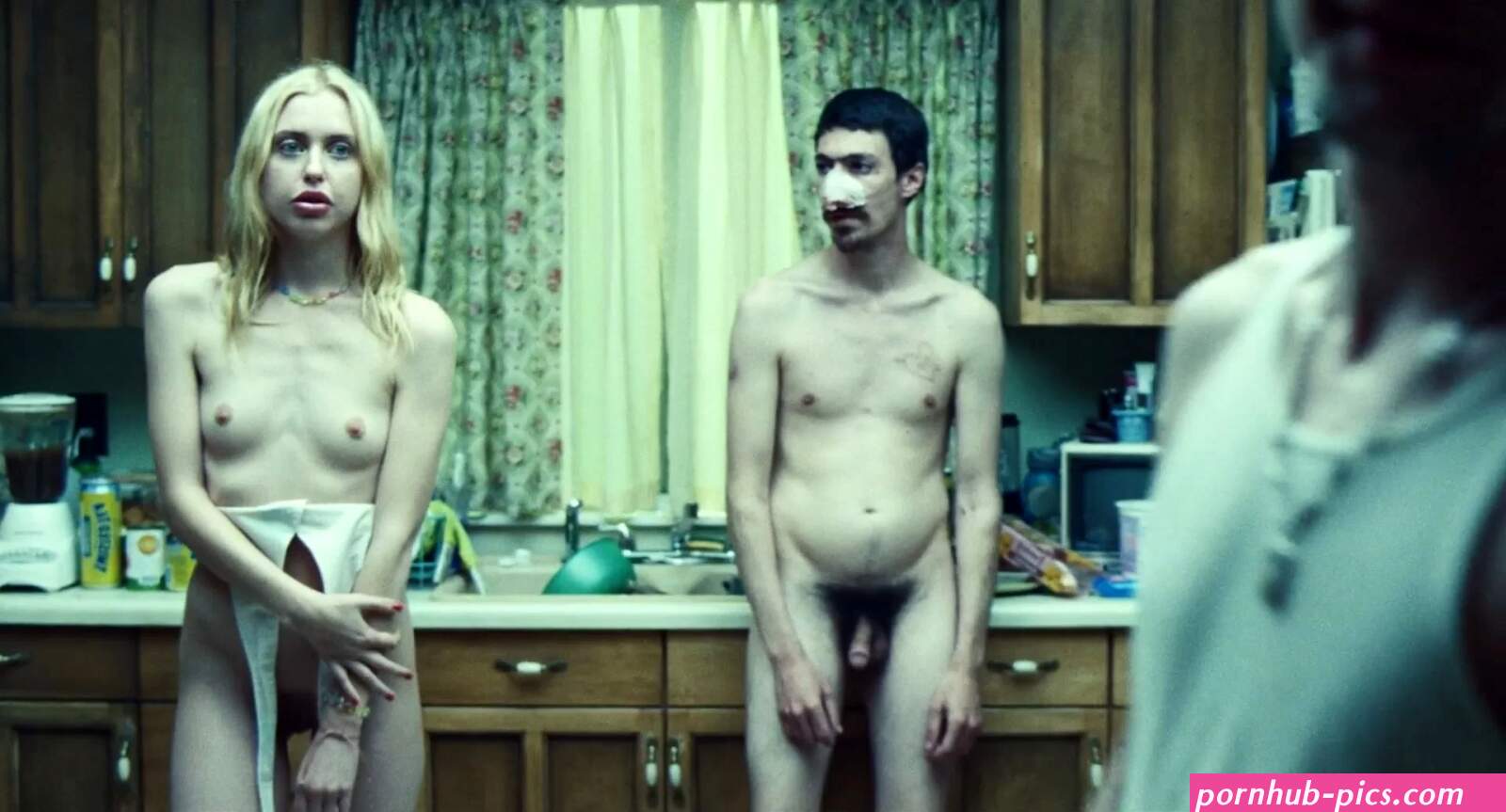 Sydney Sweeney Chloe Cherry Isabella Brenza in Euphoria s02e01 2022 nude tv show scenes