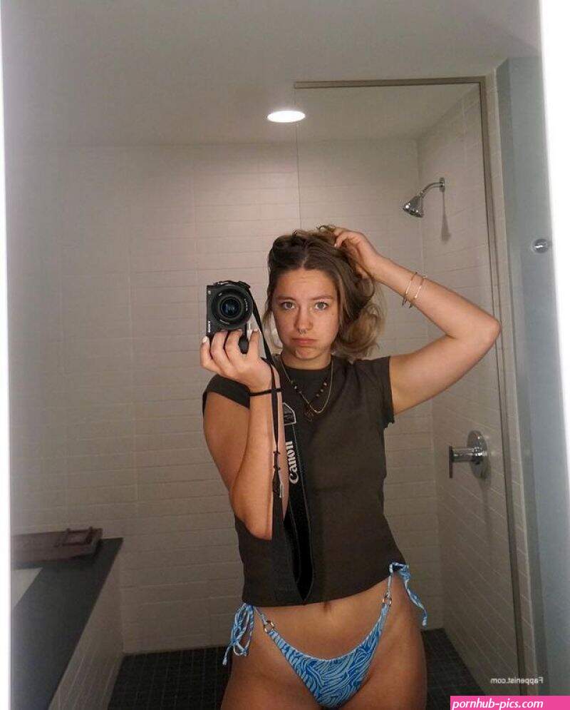 Peyton Coffee Sexy Tits and Ass Photo Collection