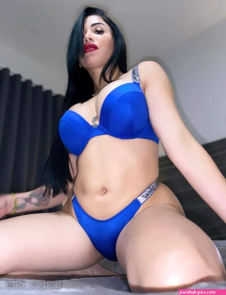 VIP SEXY LATINA escort in Miami