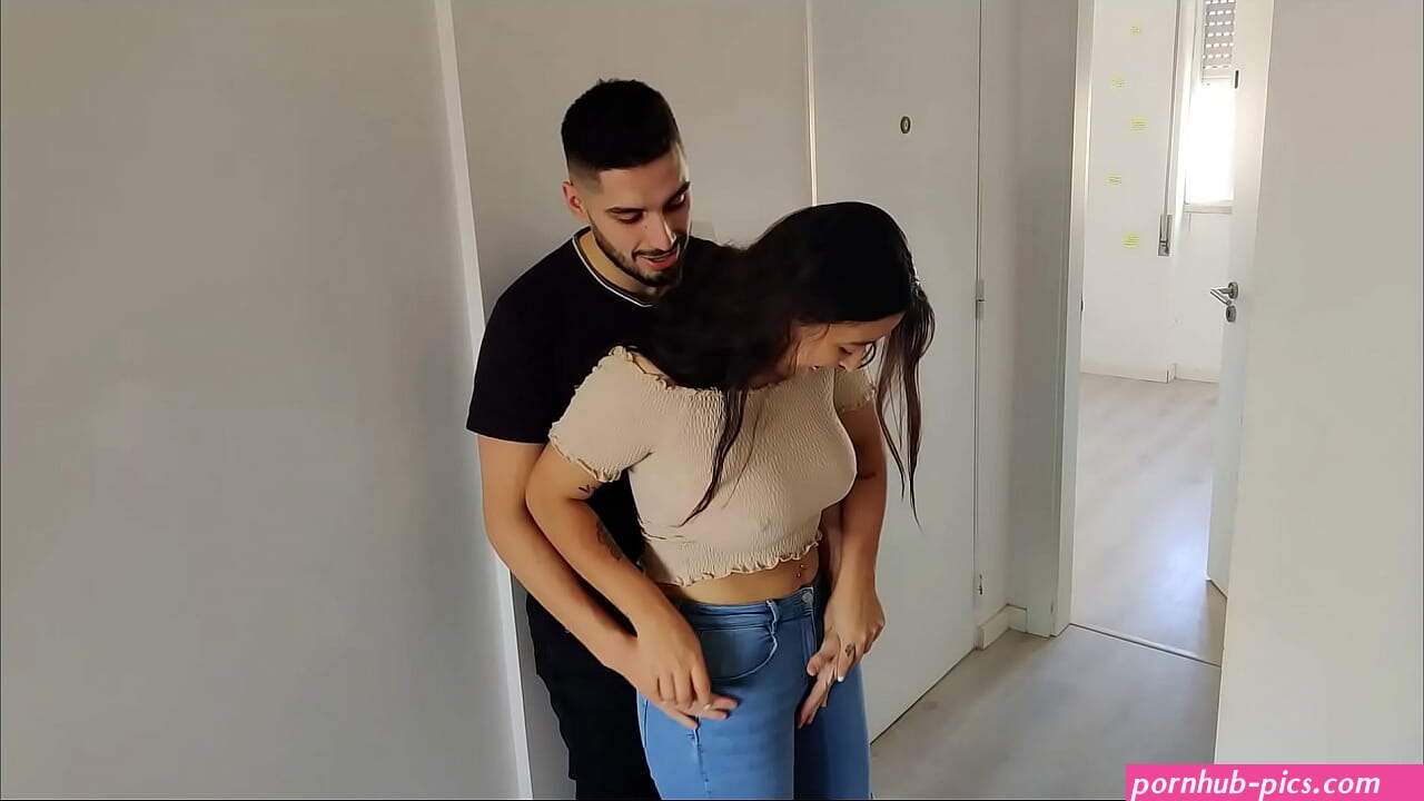Follando a la madre de mi amiga en su aniversario de matrimonio