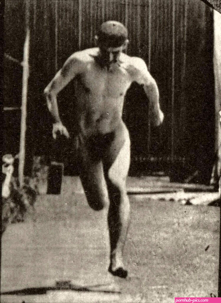 File:Nude man running rbm-QP301M8-1887-068b9.jpg