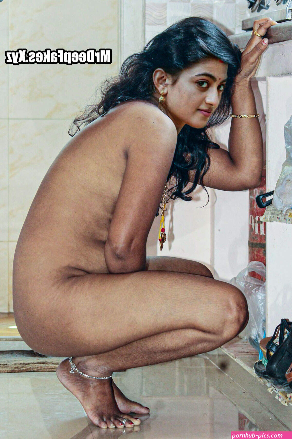 Cute naked actress Anandhi body without dress leaked