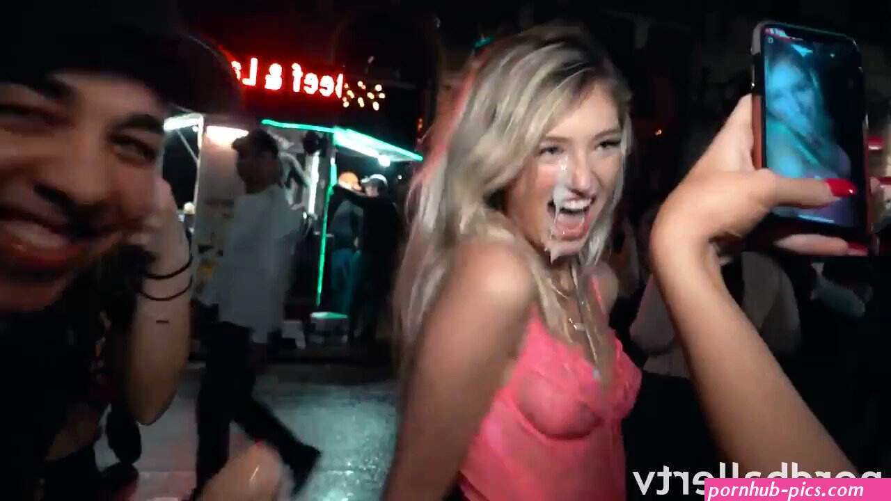 I Love Cumwalks 220k on X: This is fucking hot! More public facial vids like this please nerdballertv! Check out the full vid here: