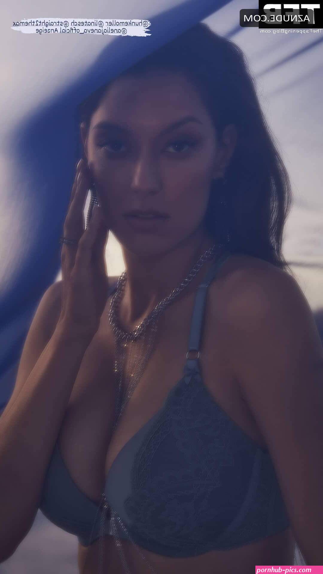 REBECCA MIR Nude