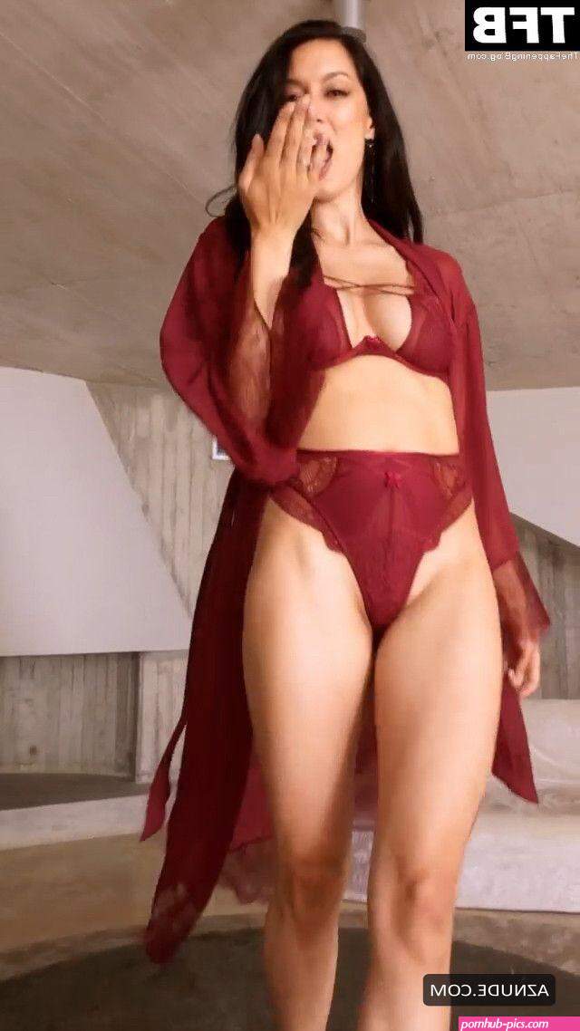 REBECCA MIR Nude