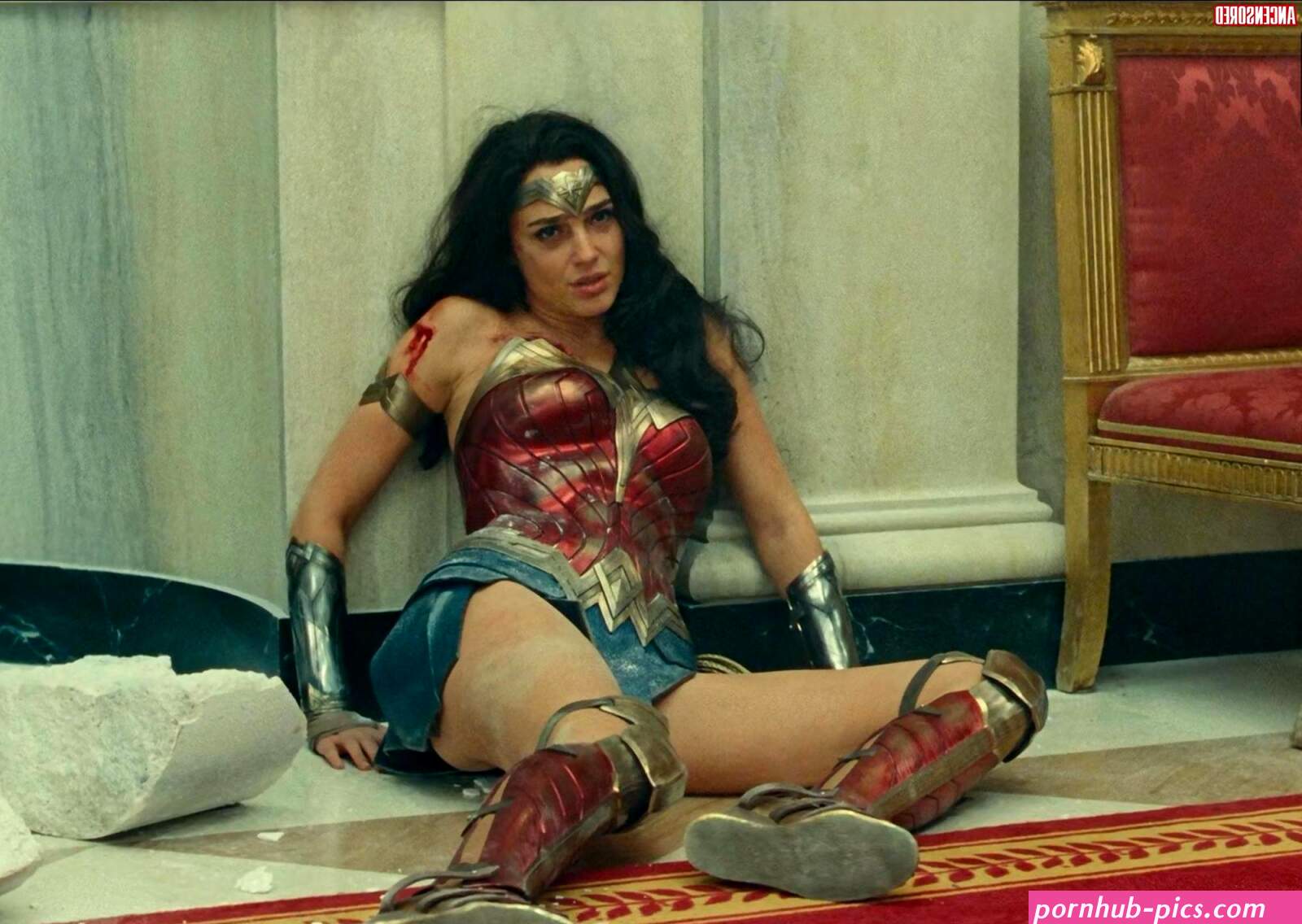 Naked Gal Gadot in Wonder Woman 1984 ANCENSORED