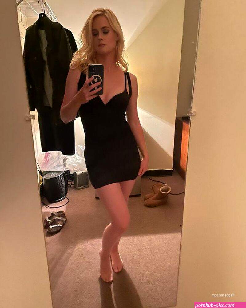 Abigail Hawk Topless and Sexy Photo Collection