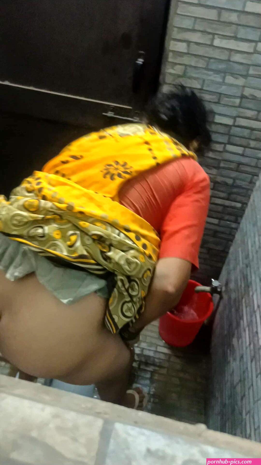 Full HD aunty pee in vagina