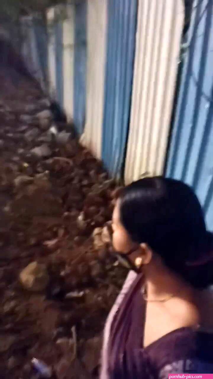 Aunty pissing in festival