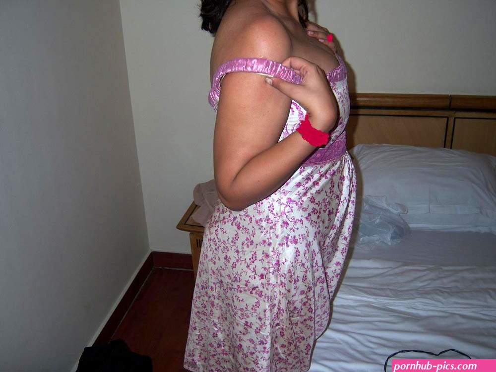 Indian hot wife in nighty bed pics