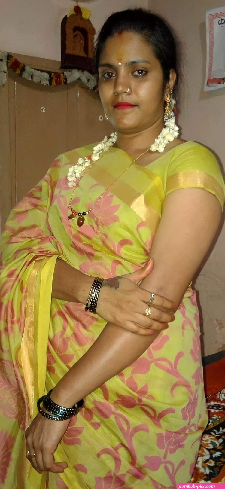 Hot aunty album dont miss the album guys