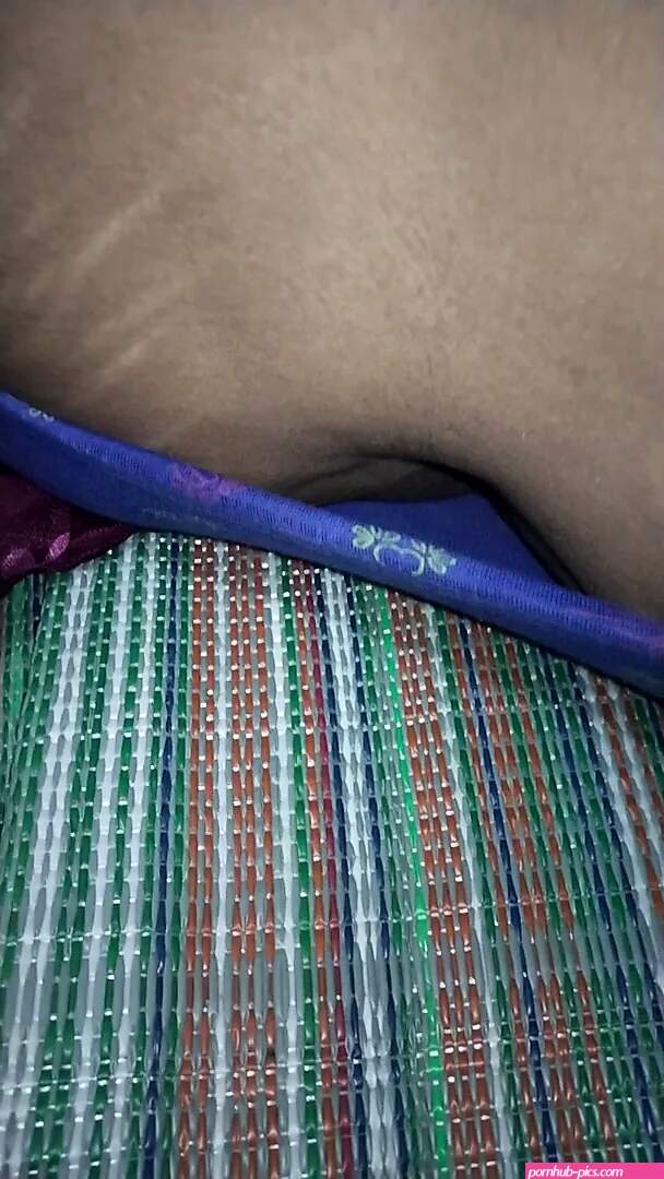 Aunty wet panty and pressing boobs