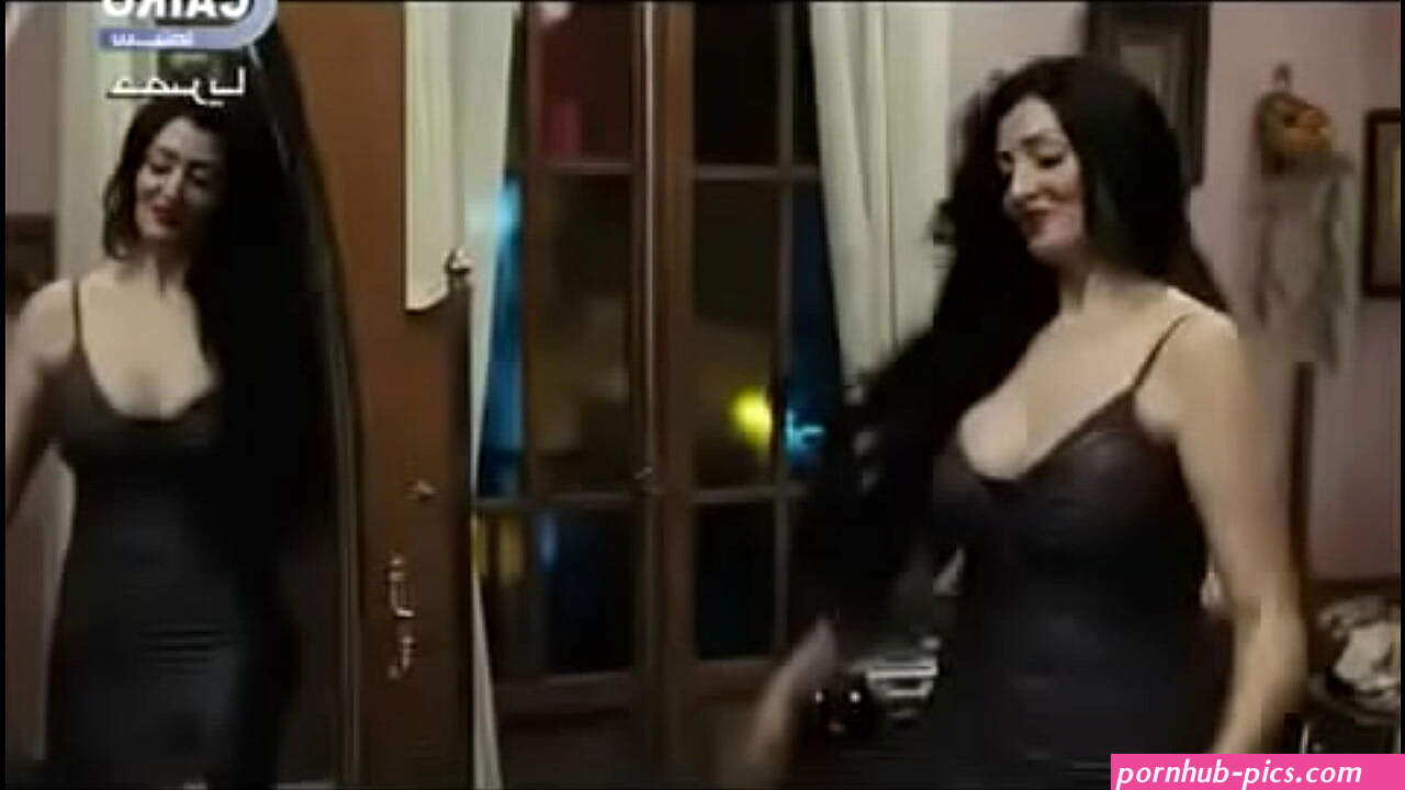 hot egyptiin superstar wit bigtits dincing