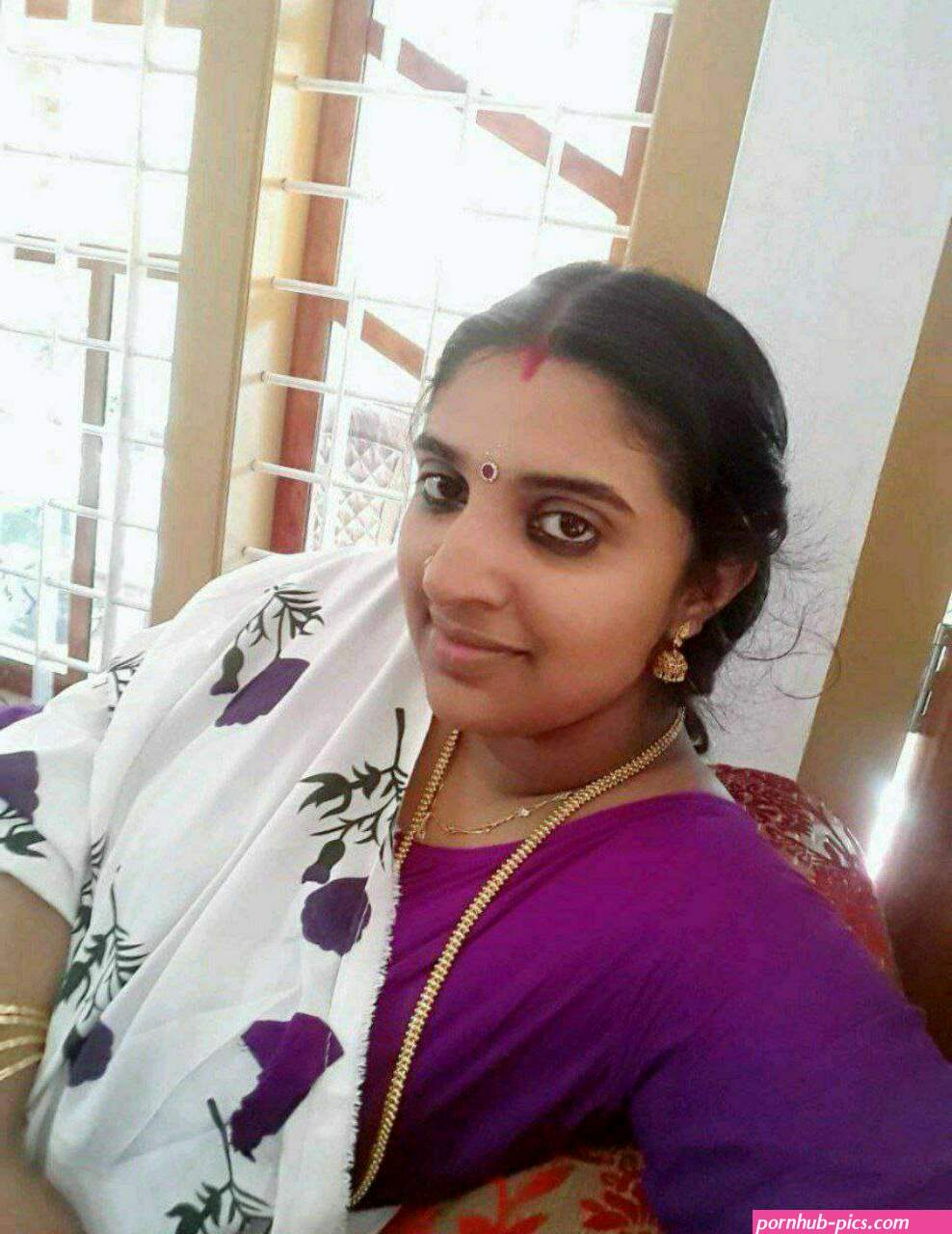 Sexy Mallu Girl Nude Topless Selfies
