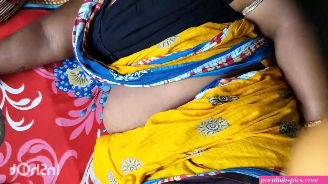 Payal bhabi ko raat me nangi kar diya unki chutt me apni ungli daal ke unko sex kiya chori chori watch online