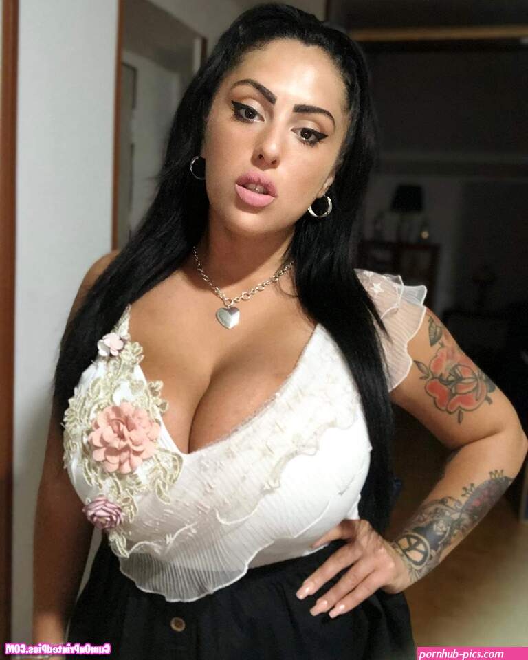 Photoshopfake this Queen with huge boobs : Request Photoshopped Fake NudesPorn Nudes Art Naked Porn Tributes