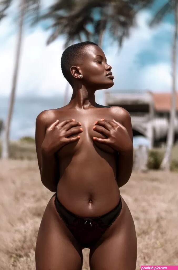 Rwanda Porn Star Isimbi Yvonne Nude Pussy Photos