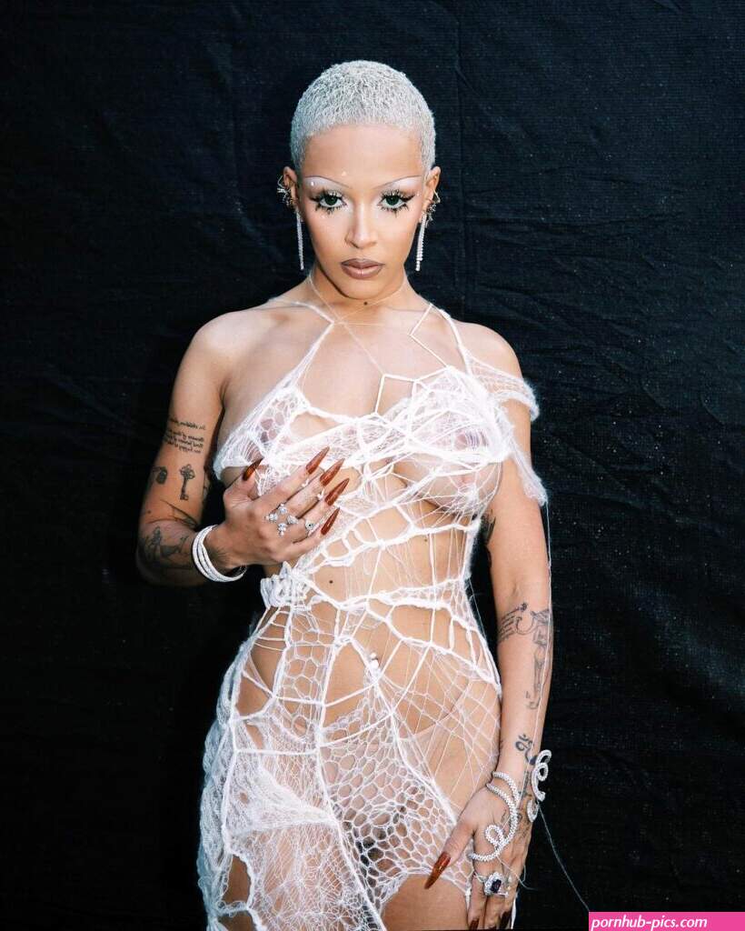 Free the Nipple: 20 Times Celebrities Freed The Nipple
