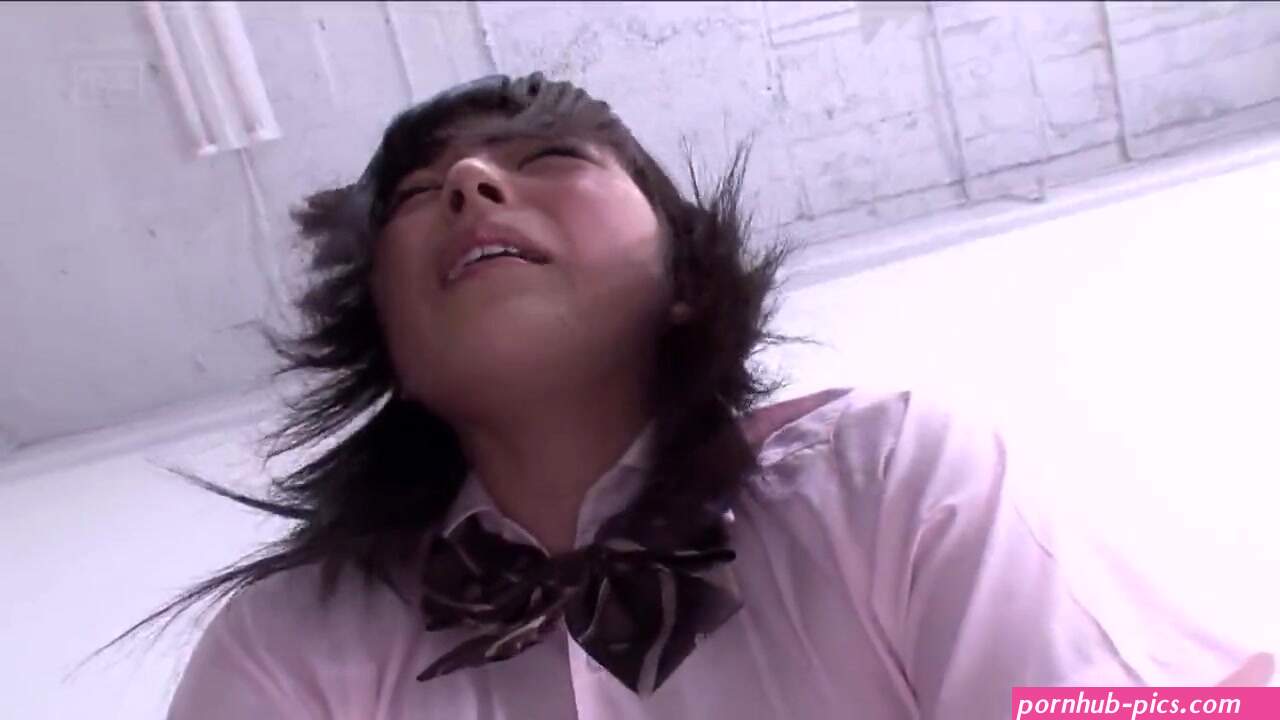 Ai Uehara Gets Stuck in a Wall