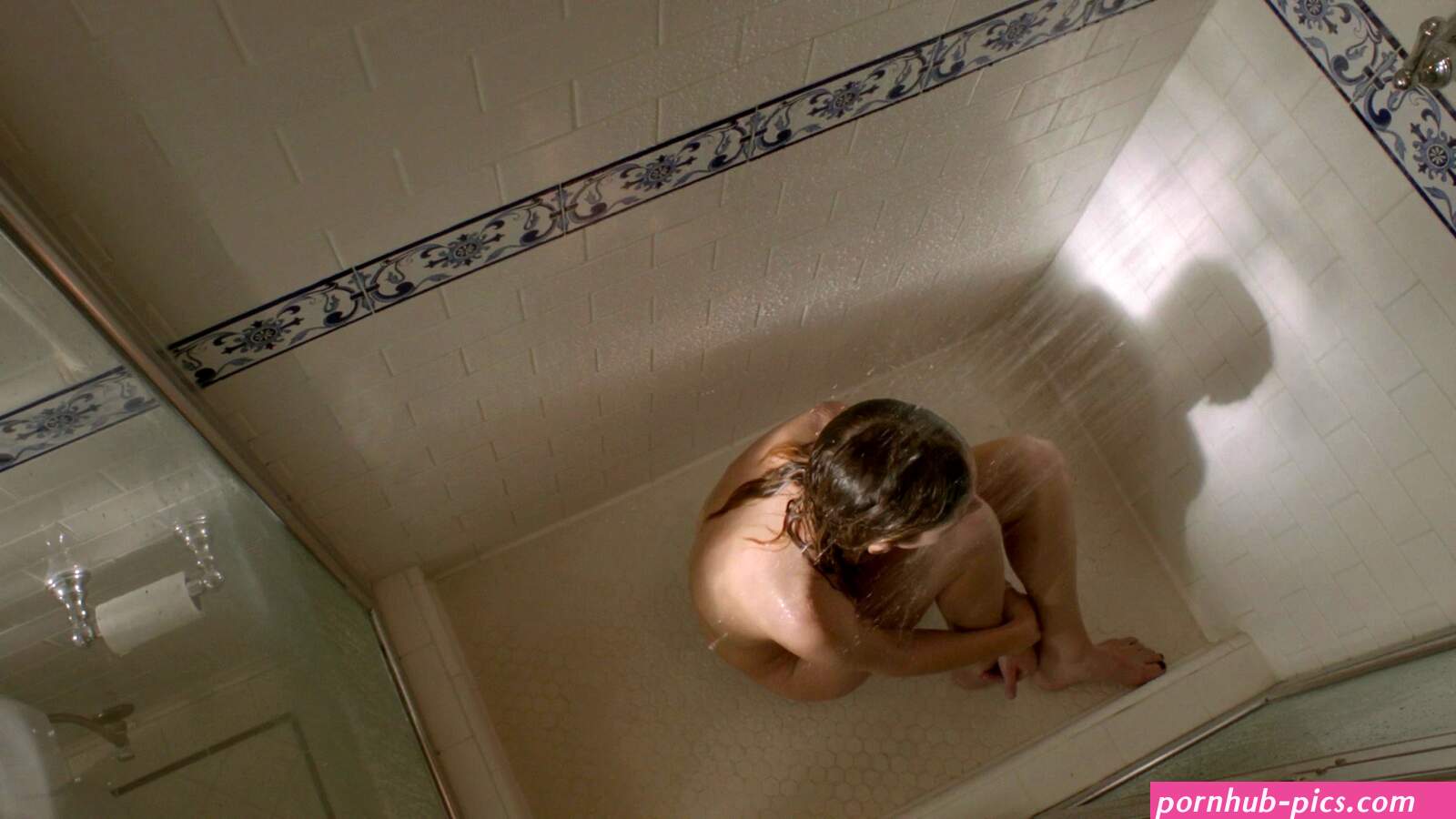Naked Britt Robertson in Ask Me Anything ANCENSORED
