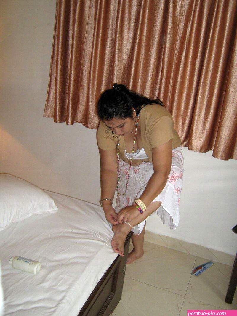 FLASH: MALLU AUNTIES