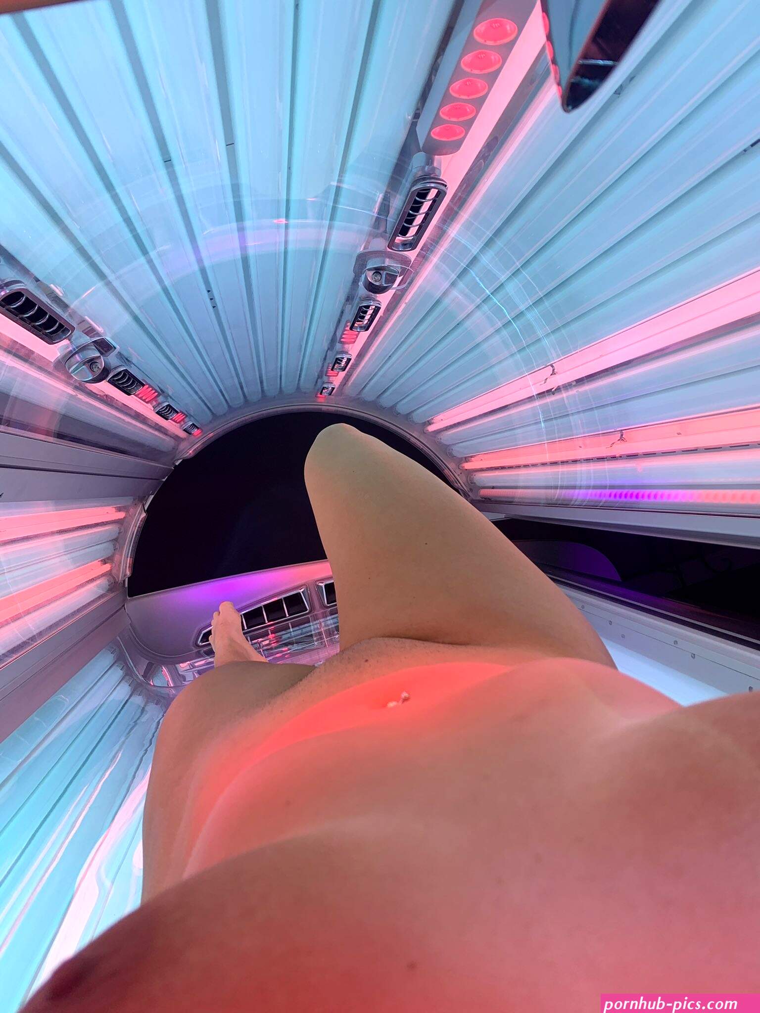Bmarie310 on X: Tanning feels so good on a cold day! Catch the tan boobs on my OF page!