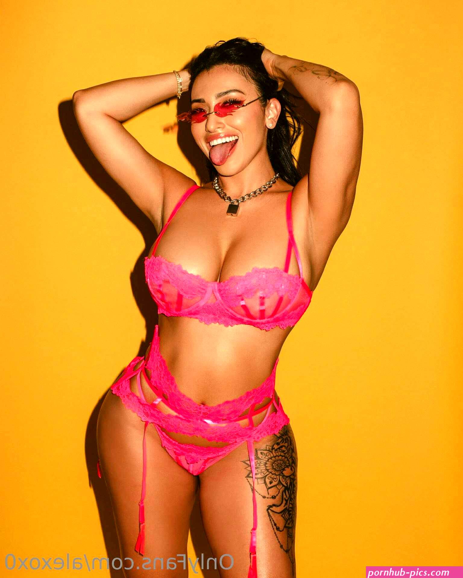 Alexox0 Nude OnlyFans Photos 8
