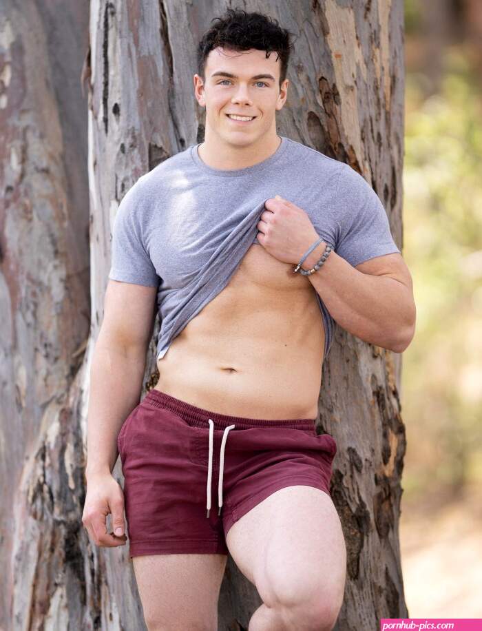Clark Reid: Sean Codys Hot New Muscular Gay Porn Star!