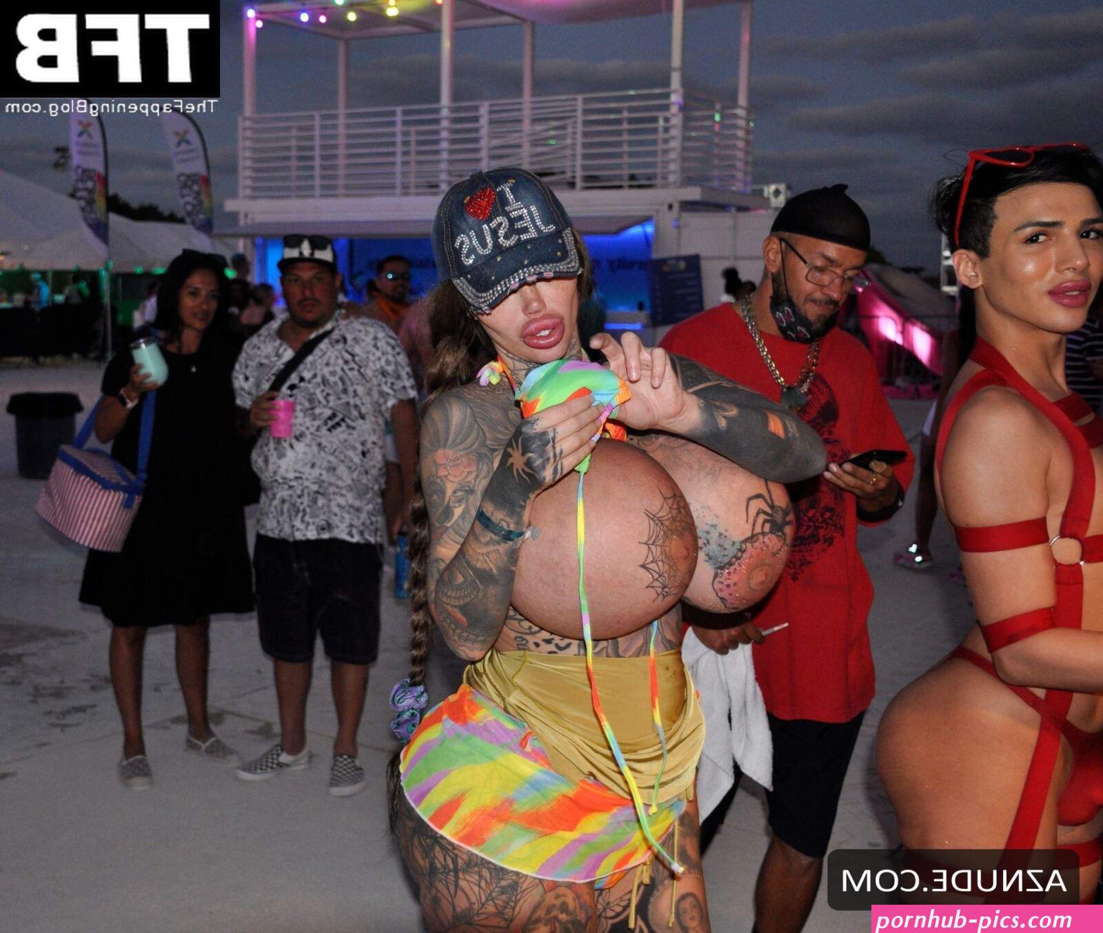 Mary Magdalene Sexy Seen Showing Off Her Huge Boobs And Ass On The Beach in Miami