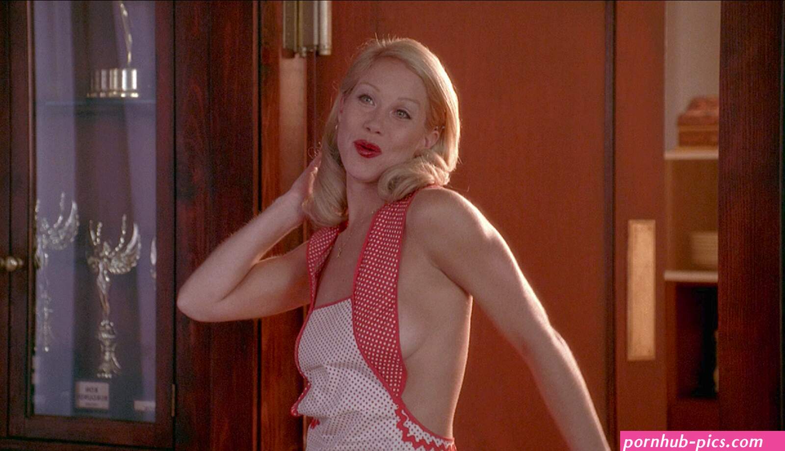 Naked Christina Applegate in Anchorman: The Legend of Ron Burgundy ANCENSORED