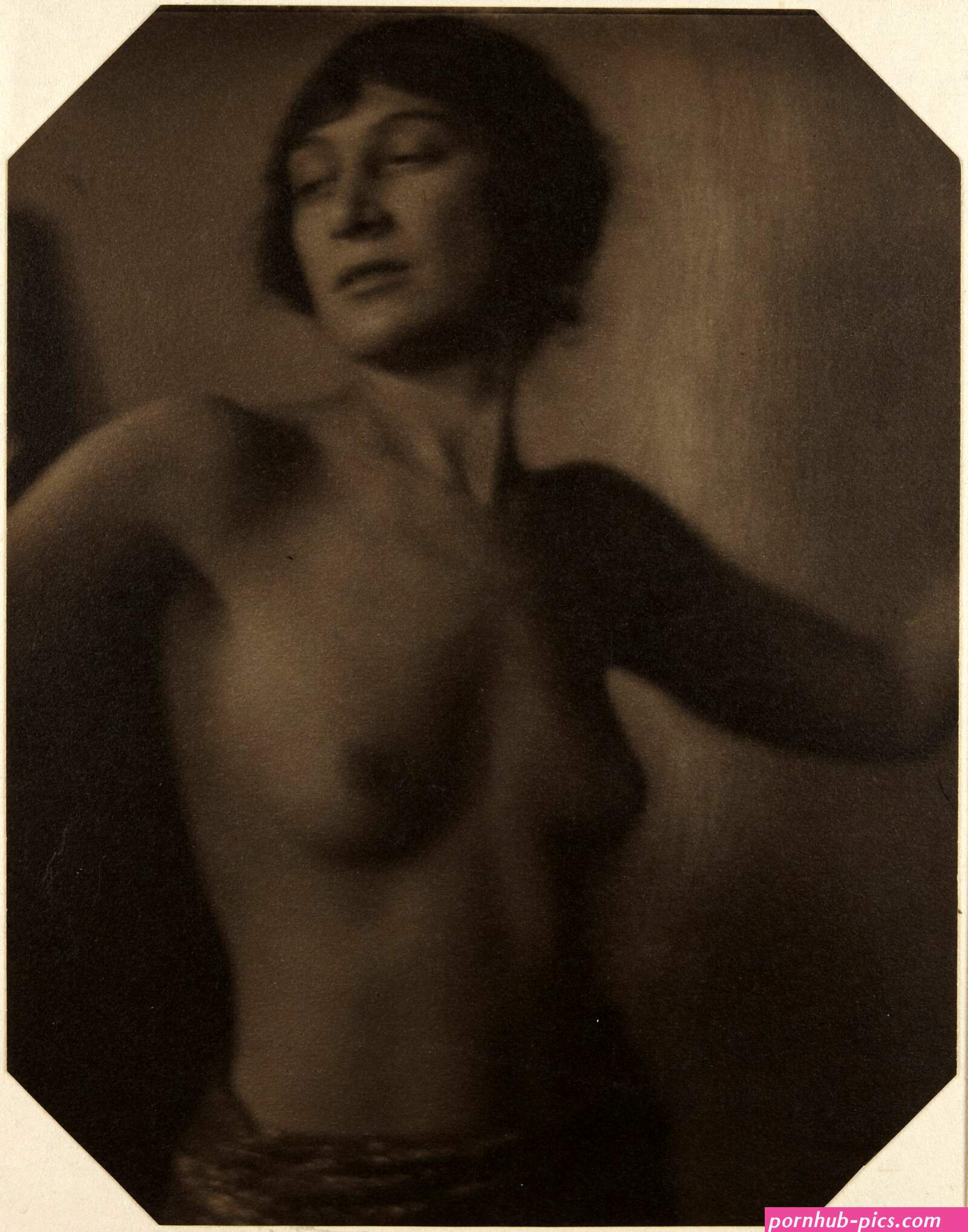 Nude x1983-639