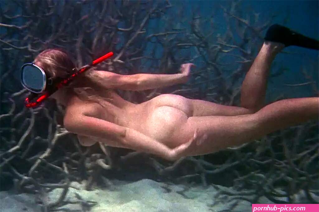 Age Of Consent: Young Helen Mirren and Her Birthday Suit Make Quite The Splash