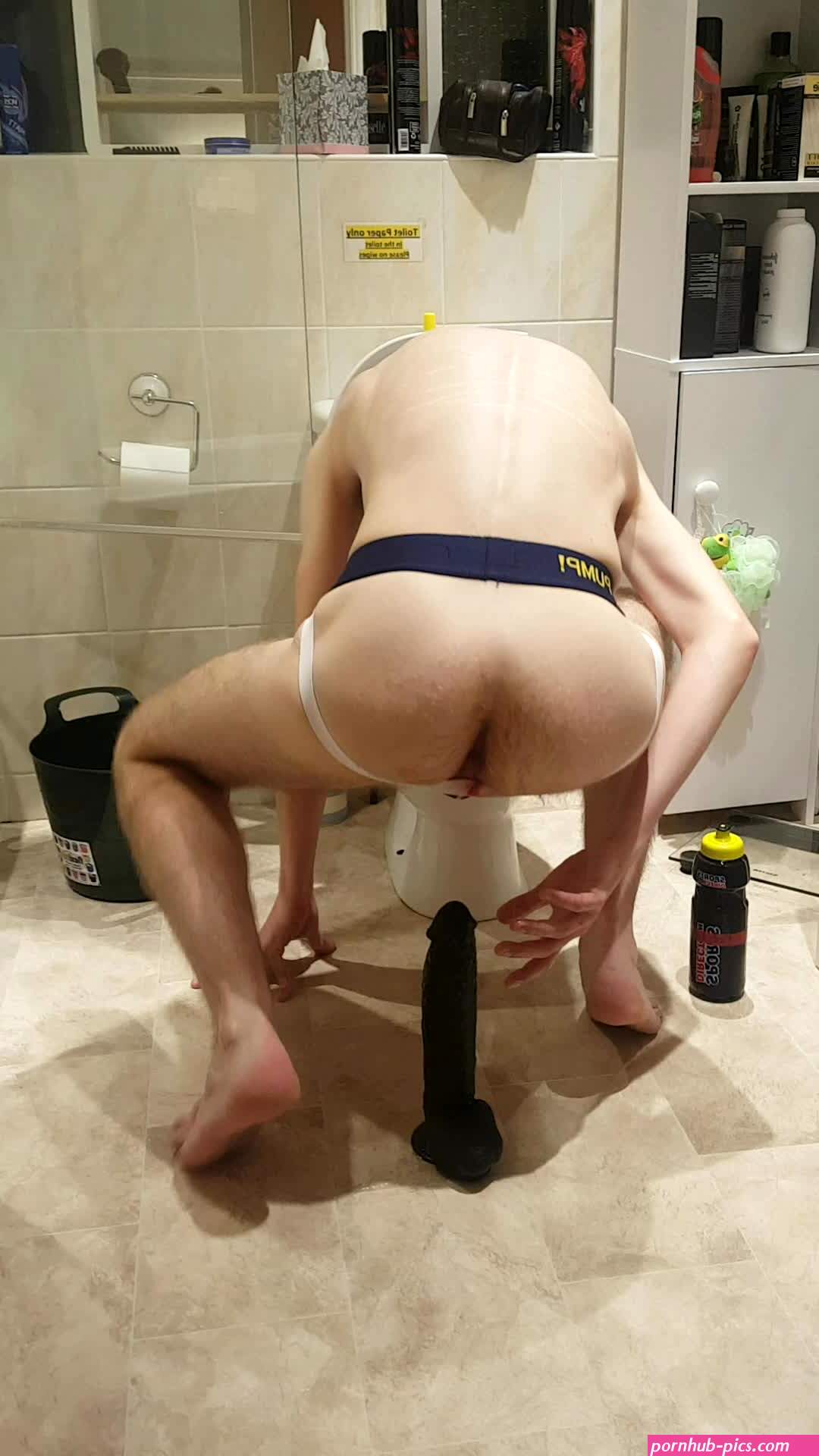 S1EAZYP1G: I love horny chemmed up sessions with like minded pigs scat is a bonus not a necessity what turns you on turns me on....